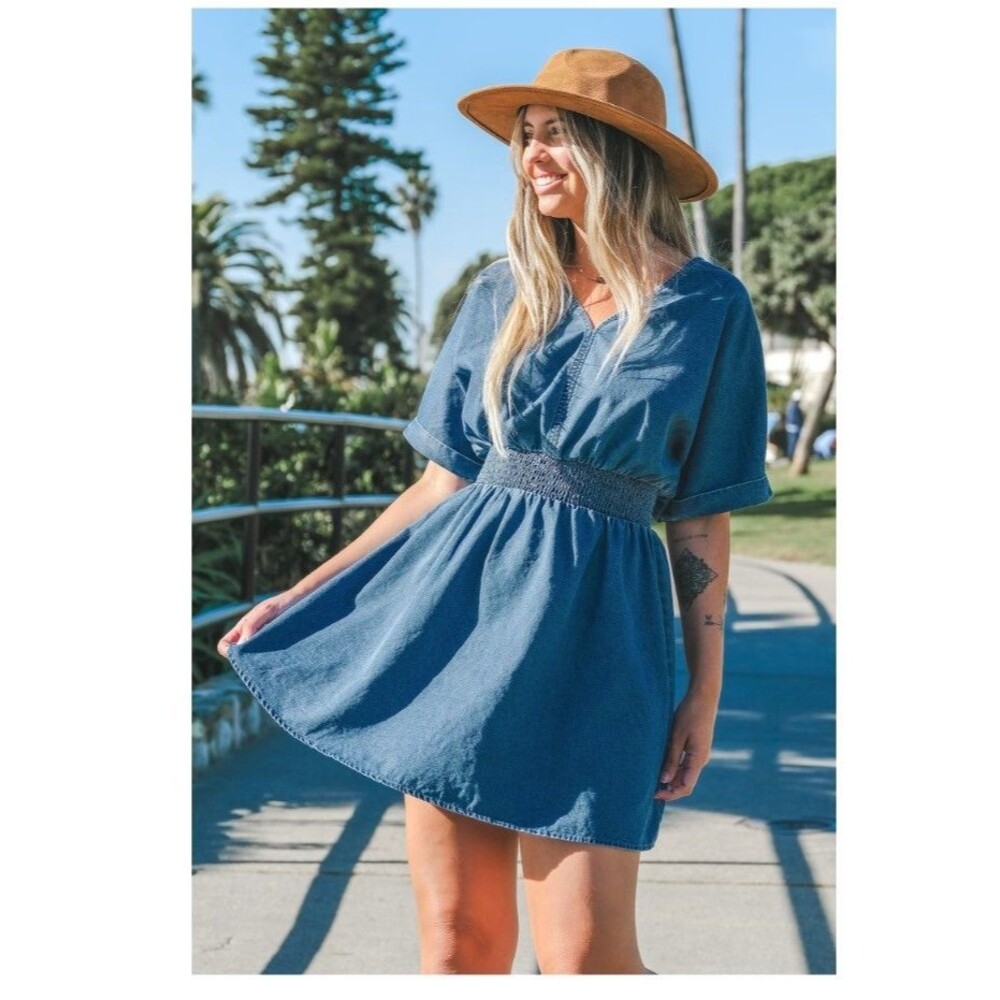 NWT CUPSHE Denim Mini Dress Women’s V Neck Smocked Waist Short Sleeve XL - Picture 3 of 12